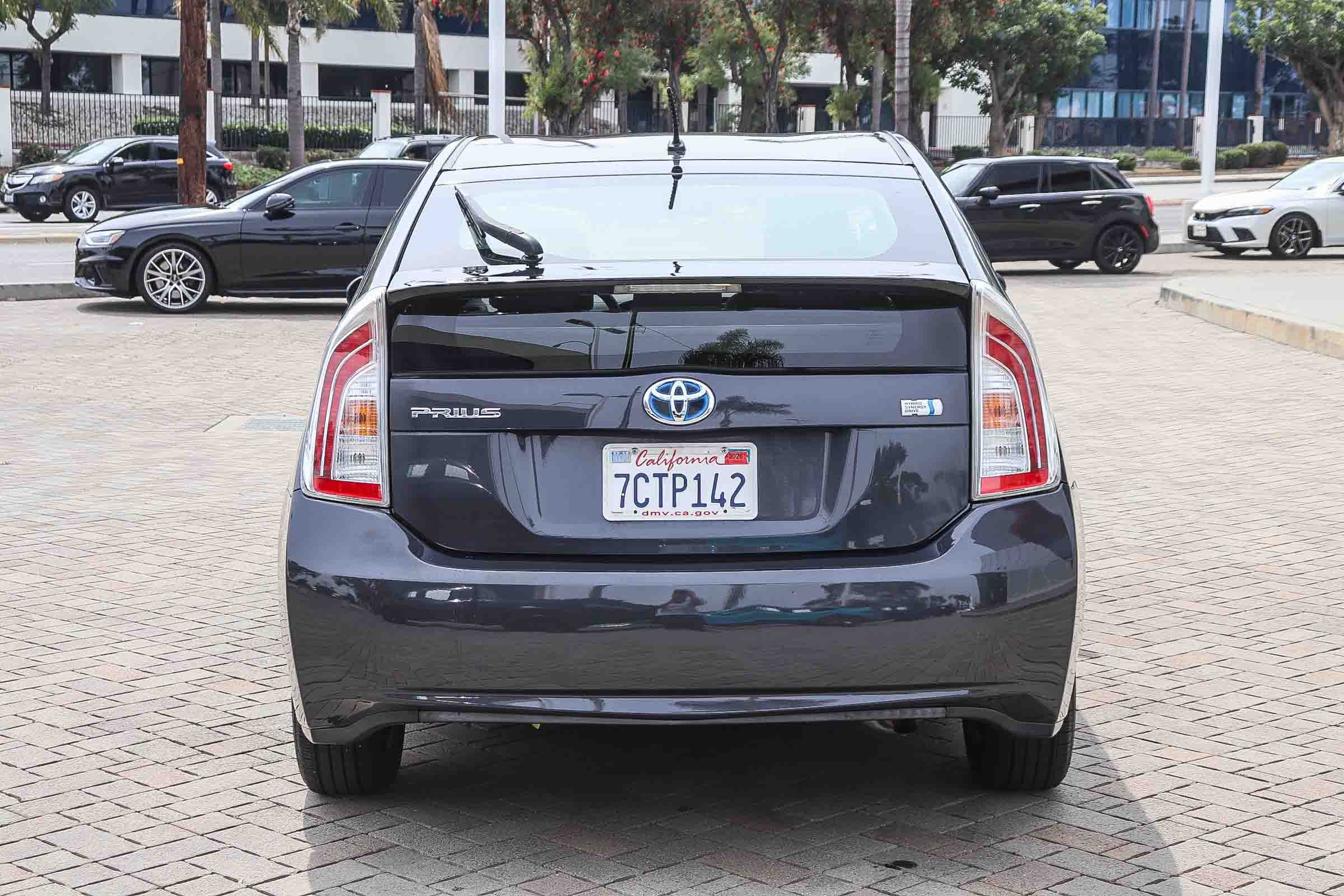 Used 2013 Toyota Prius Two image 9