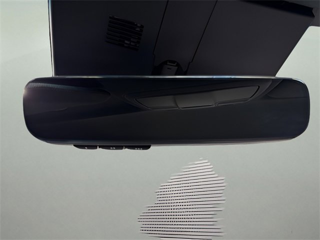 Used 2025 Genesis G70 2.5T image 25