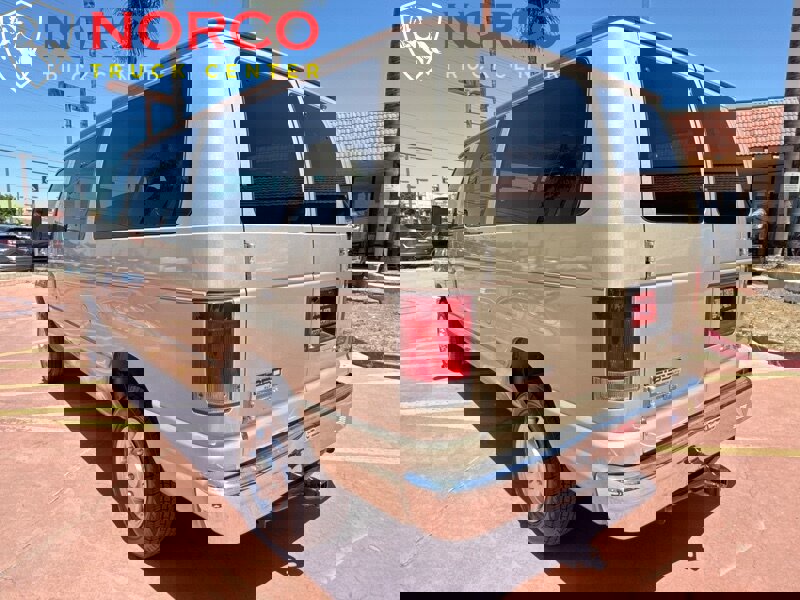 Used 2013 Ford E-350 and Econoline 350 XLT image 8