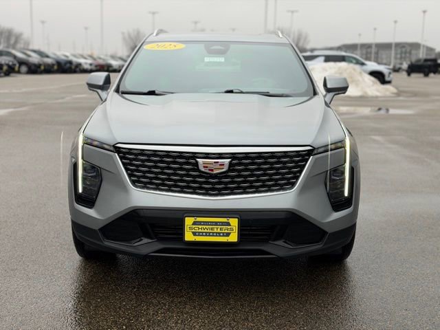 Used 2025 Cadillac XT4 Premium Luxury image 2