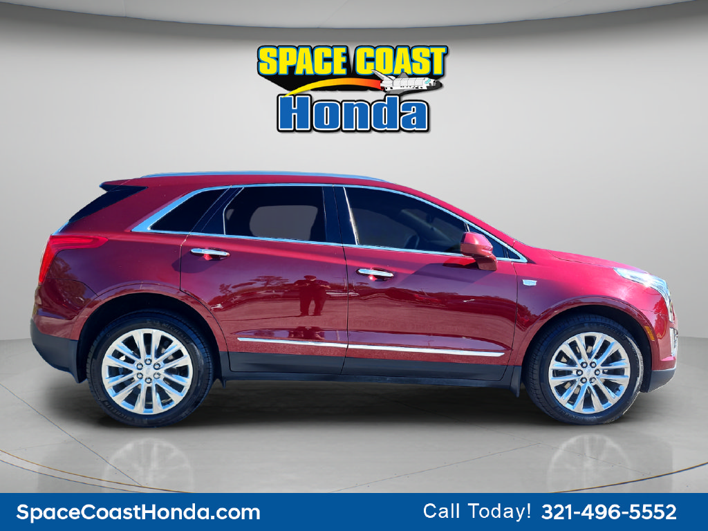 Used 2017 Cadillac XT5 Platinum AWD/4WD image 2