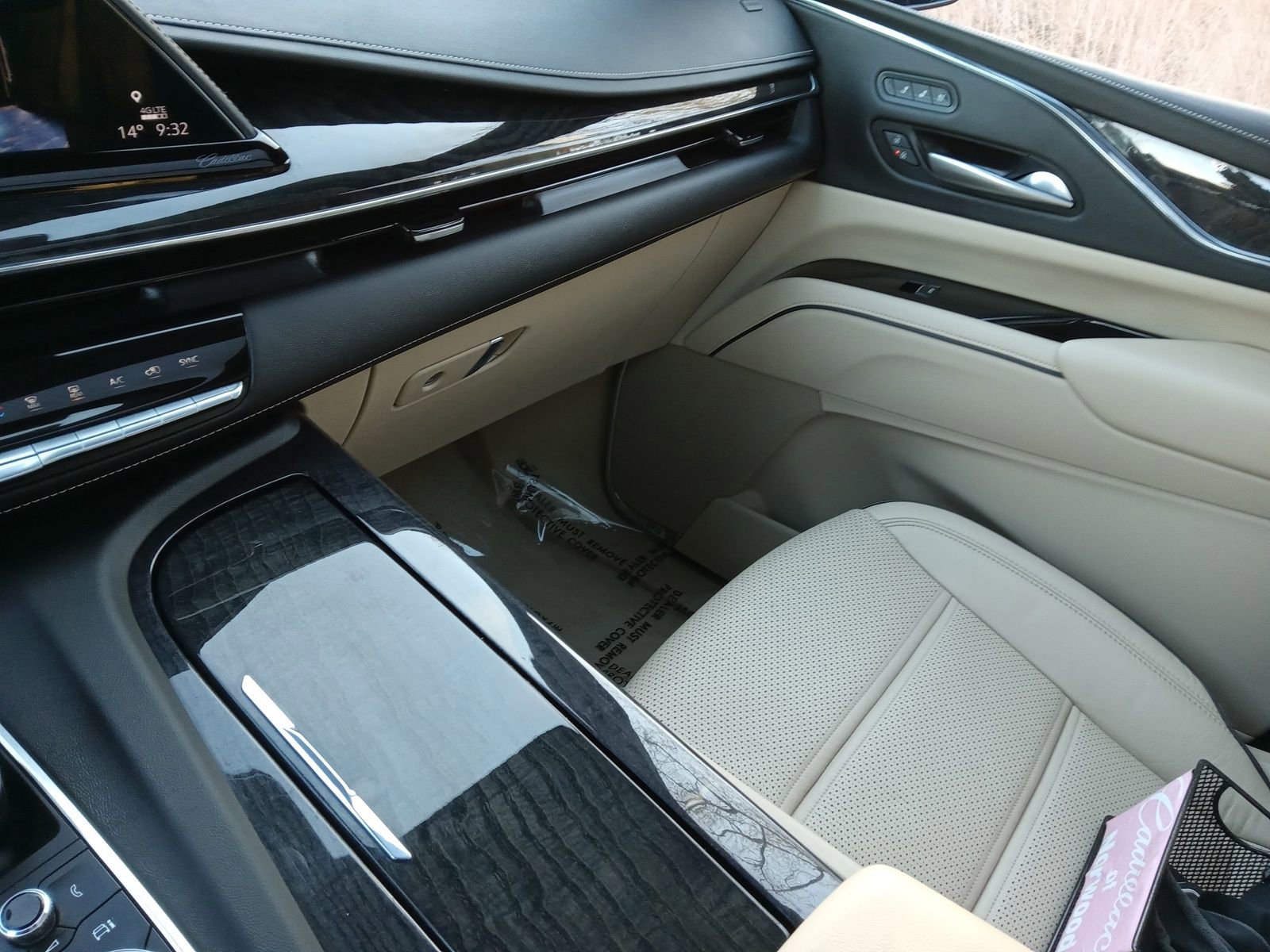 Used 2021 Cadillac Escalade ESV Premium Luxury image 20