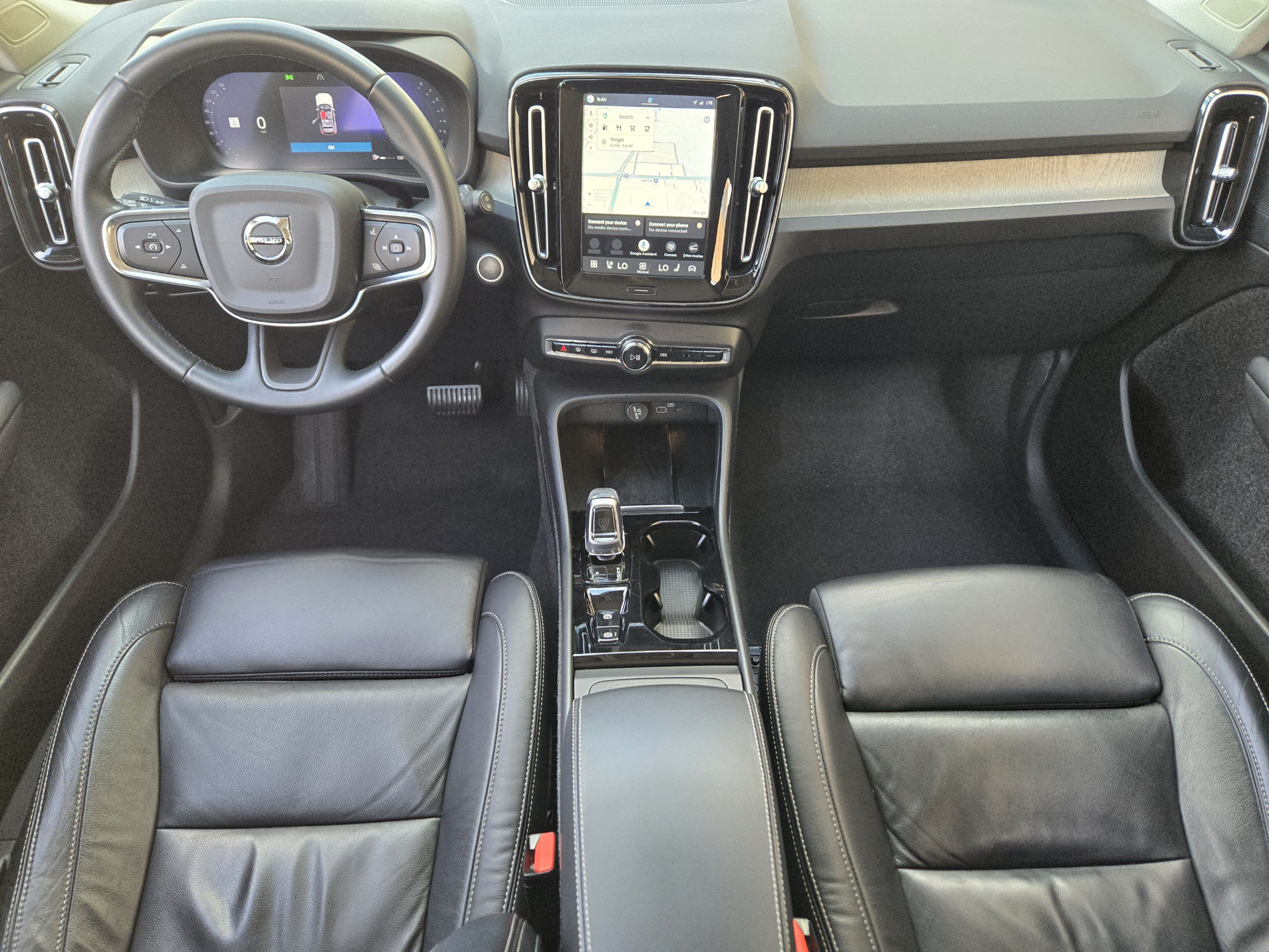 Used 2023 Volvo XC40 B4 Plus w/ Protection Package Premier FWD image 26