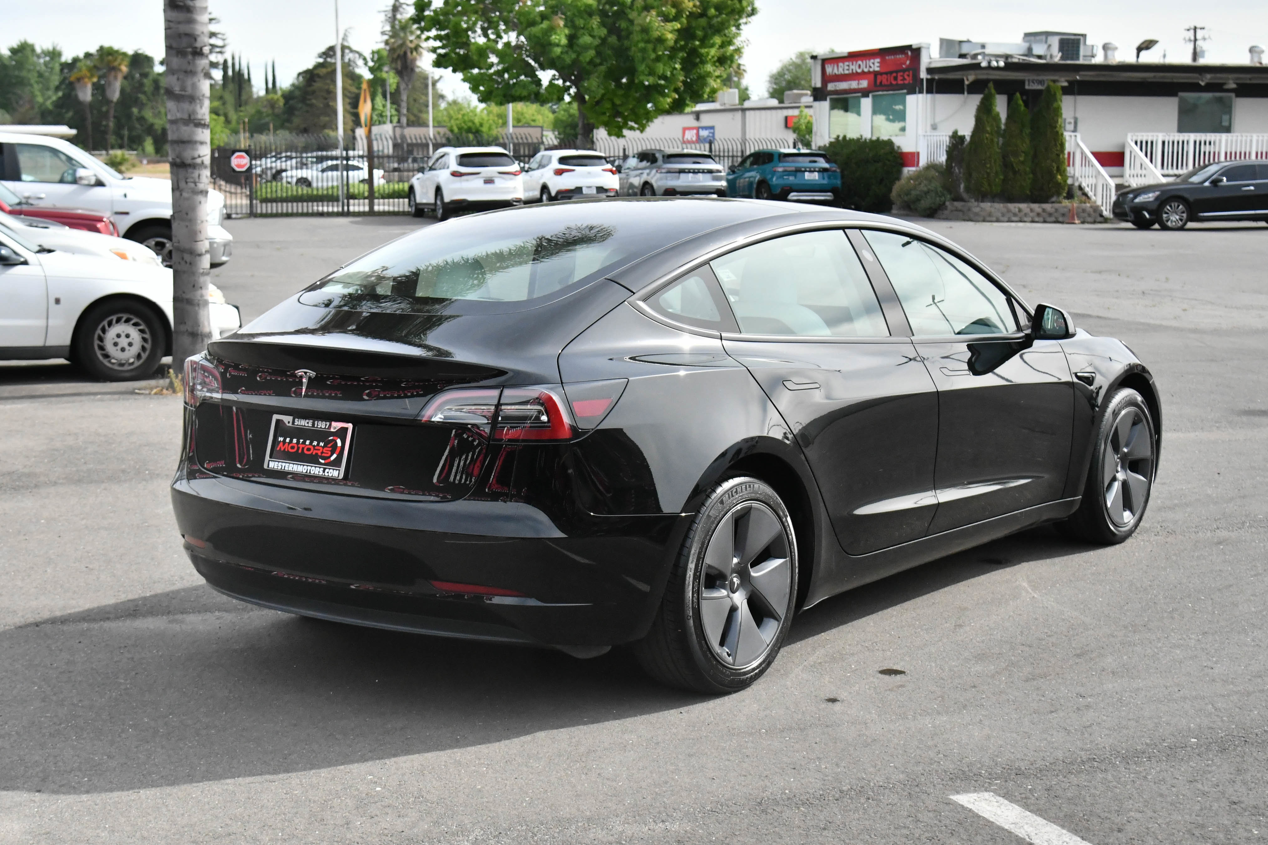 Used 2023 Tesla Model 3 Standard Range image 8