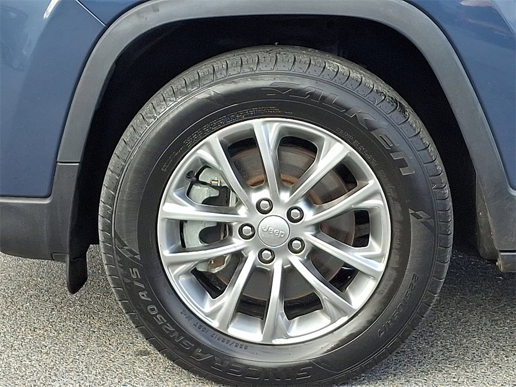 Used 2021 Jeep Cherokee Latitude Lux w/ Comfort/Convenience Group image 10