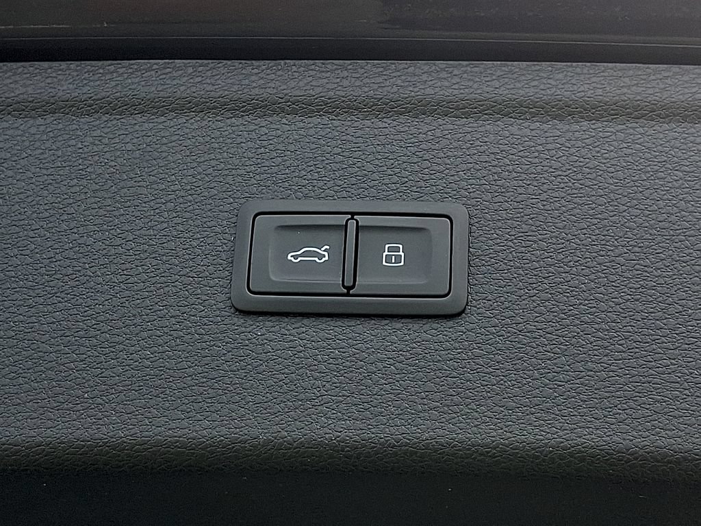 Used 2019 Audi SQ5 Premium Plus AWD/4WD image 28
