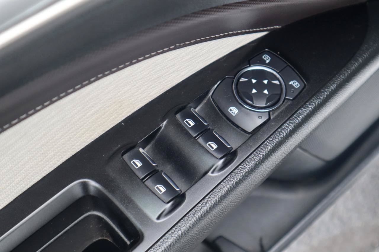 Used 2019 Ford Fusion SE w/ Equipment Group 151A FWD image 57