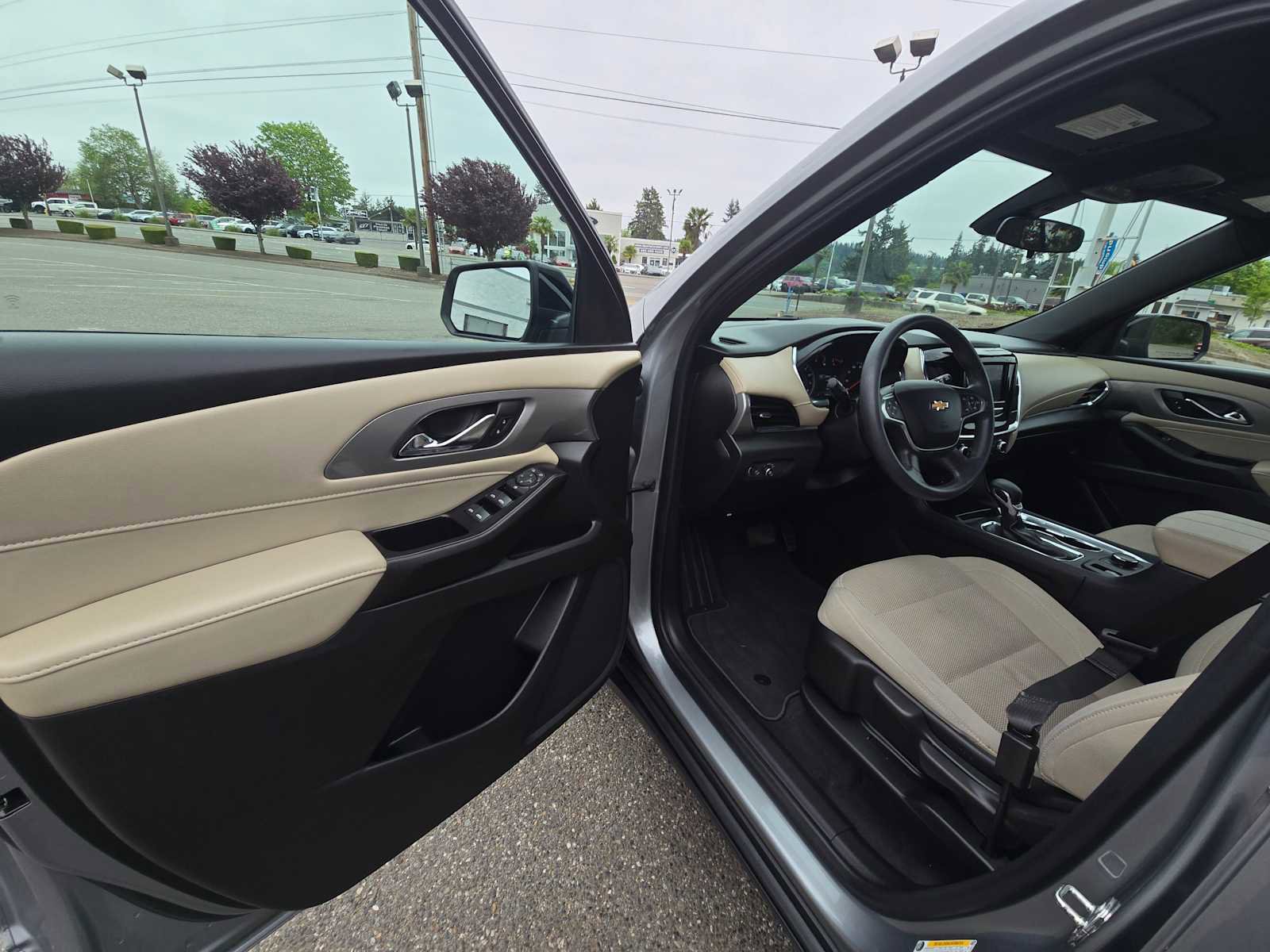 Used 2023 Chevrolet Traverse LS AWD/4WD image 20