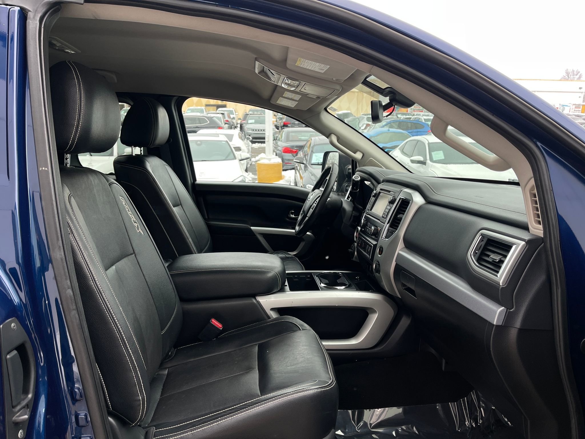 Used 2017 Nissan Titan PRO-4X w/ Pro-4x Convenience Package image 27