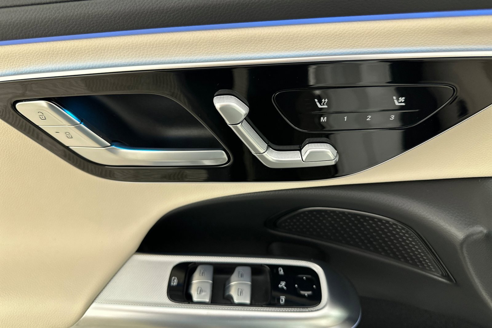 Used 2025 Mercedes-Benz E 350 Sedan image 10