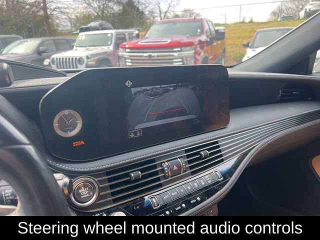 Used 2022 Lexus LS 500 w/ Accessory Package (Z2) image 7