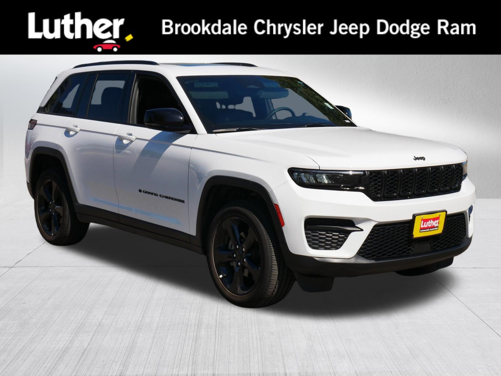 Used 2023 Jeep Grand Cherokee Altitude