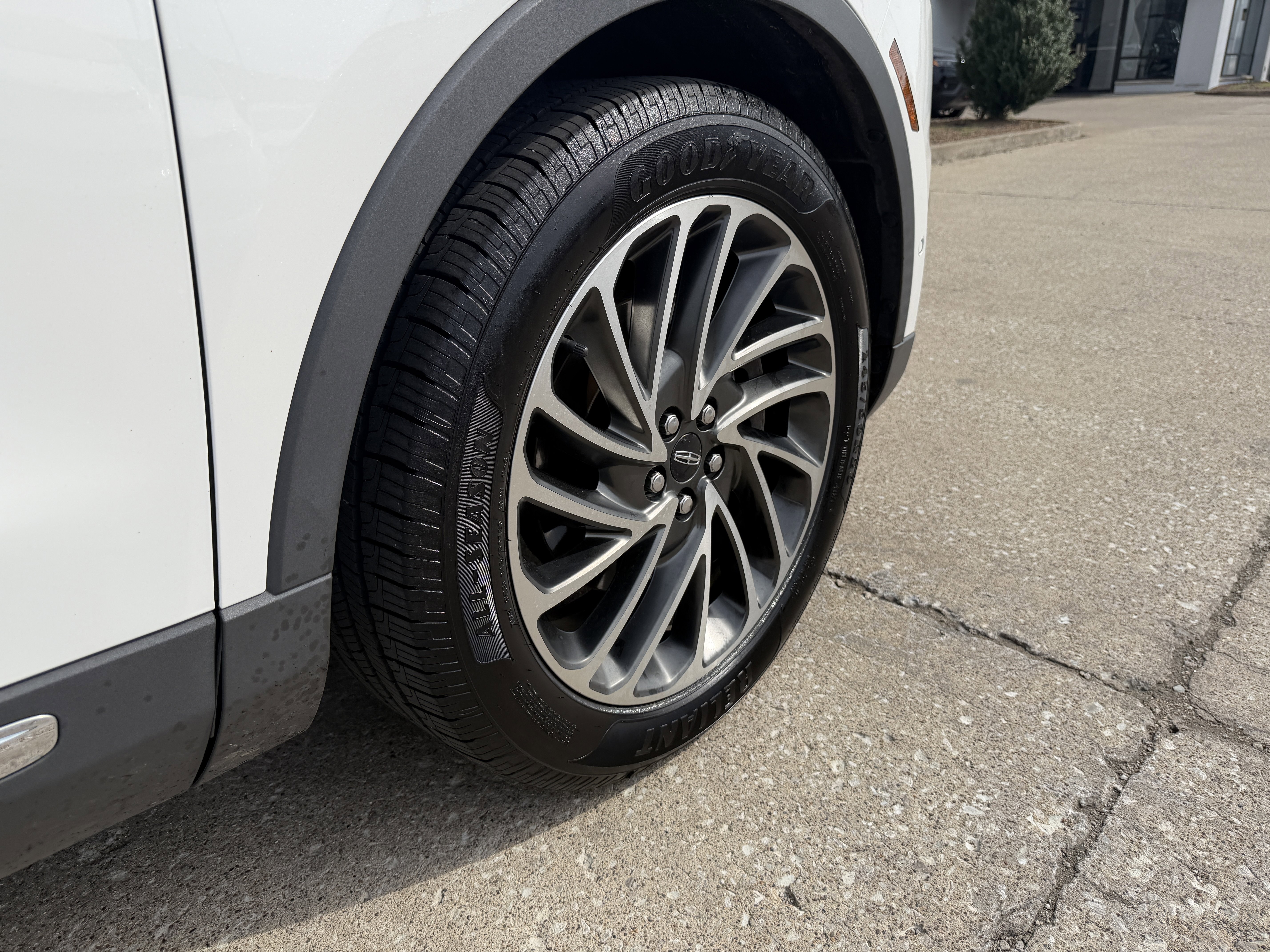 Used 2020 Lincoln Nautilus Reserve w/ Equipment Group 201A image 16