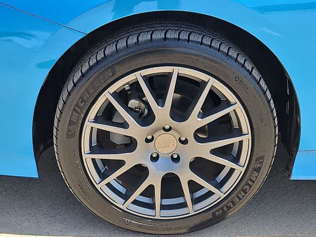 Used 2019 Toyota Prius L Eco FWD image 13