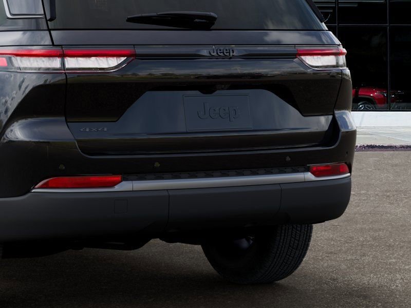 New 2026 Jeep Grand Cherokee Laredo image 13