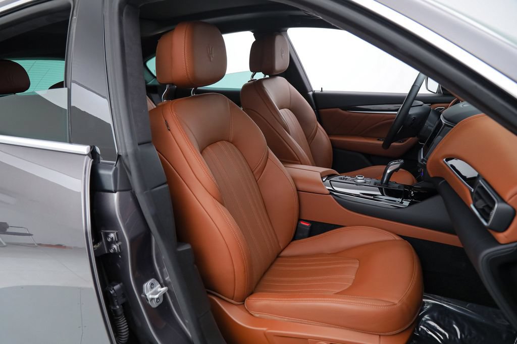 Certified 2023 Maserati Levante GT AWD/4WD image 16
