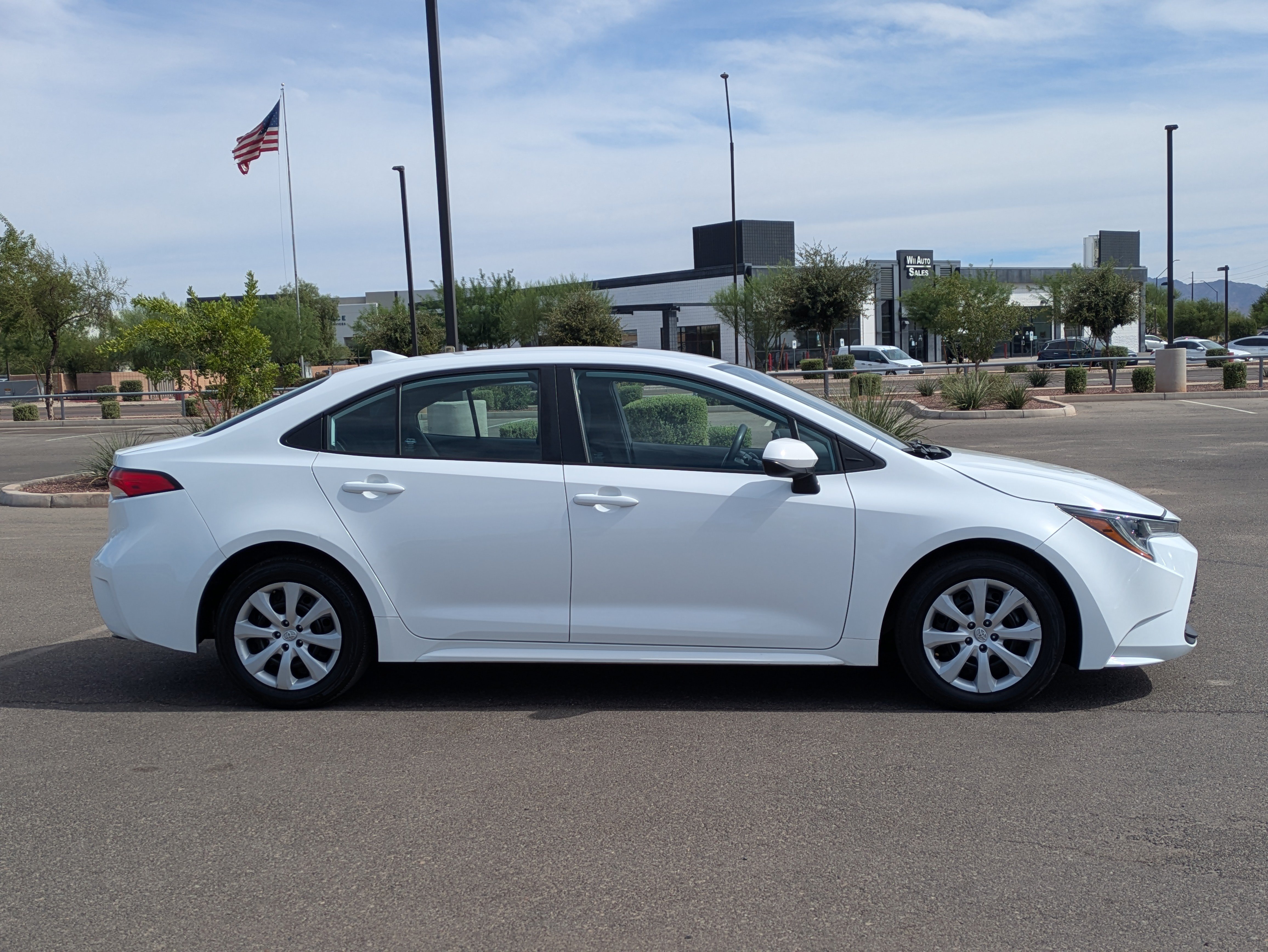 Used 2024 Toyota Corolla LE FWD image 6
