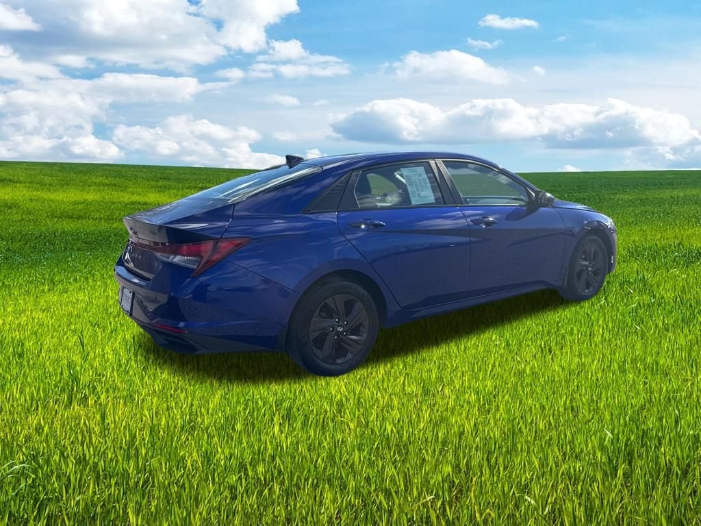 Used 2023 Hyundai Elantra SEL image 5