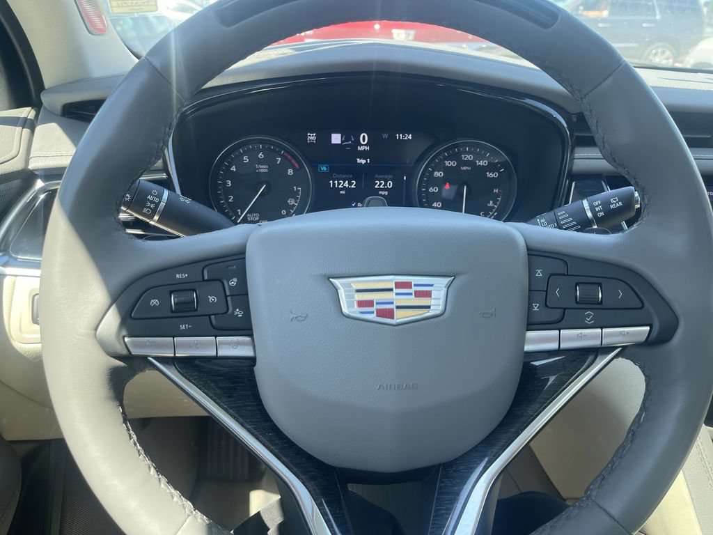 Used 2023 Cadillac XT6 Premium Luxury w/ Technology Package AWD/4WD image 19