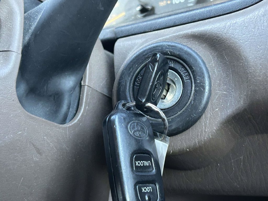 Used 2004 Toyota Tundra Limited AWD/4WD image 17
