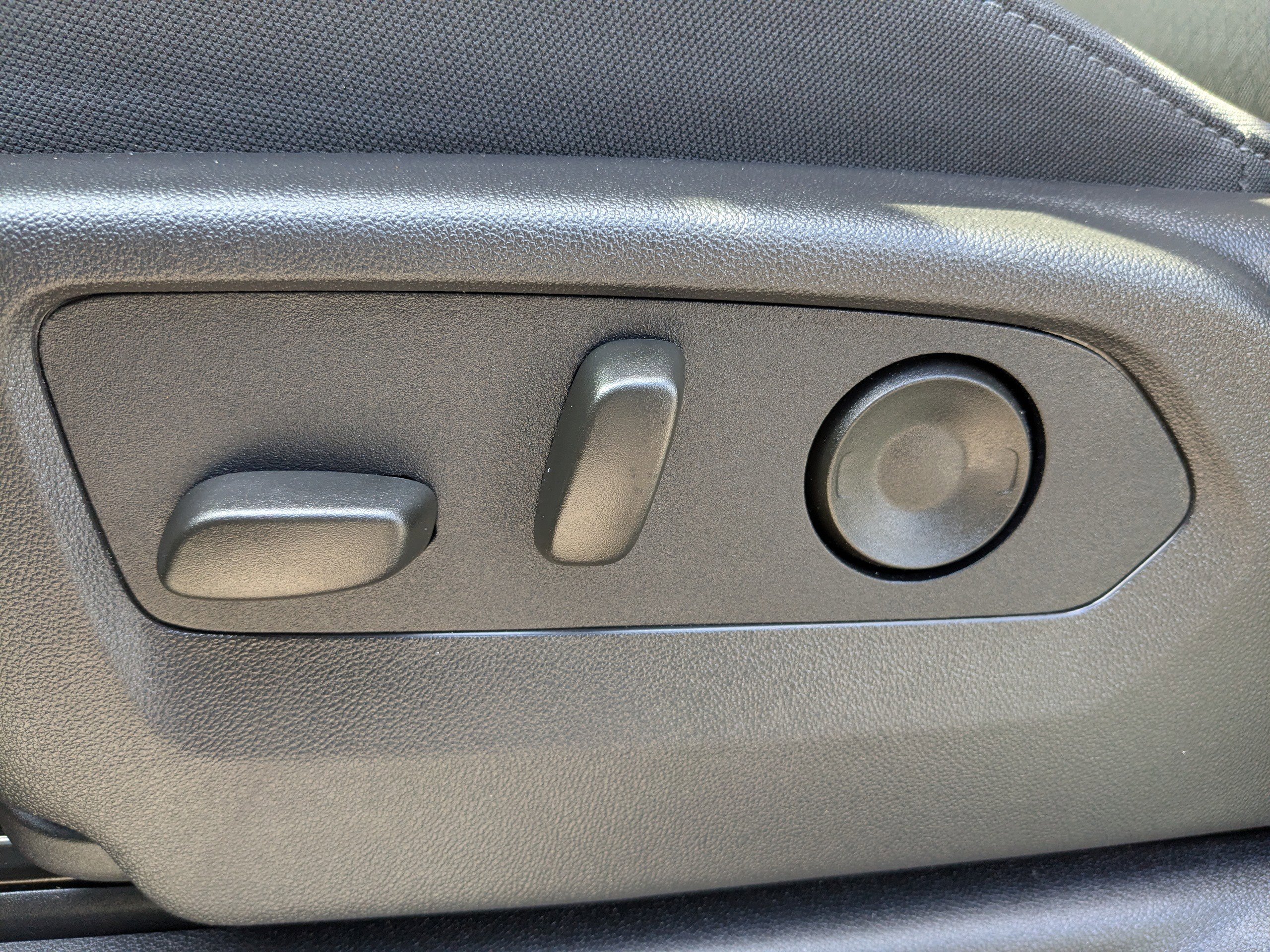 Used 2026 Chevrolet Silverado 1500 Custom Trail Boss w/ LPO, Dark Essentials Package image 20