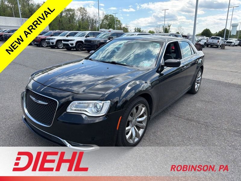 Used 2019 Chrysler 300 Touring w/ Quick Order Package 2EF RWD image 1