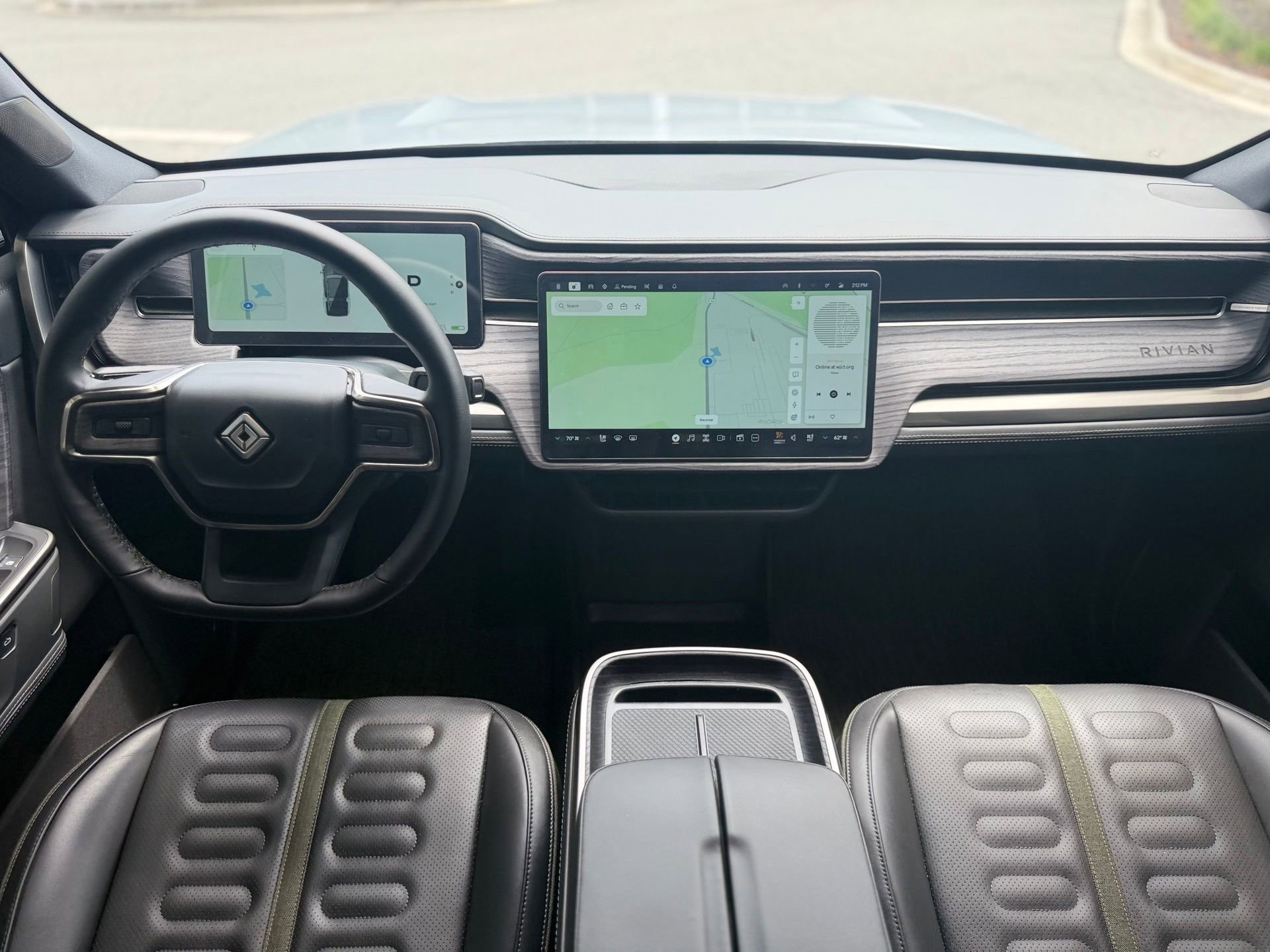 Used 2025 Rivian R1S Adventure AWD/4WD image 21