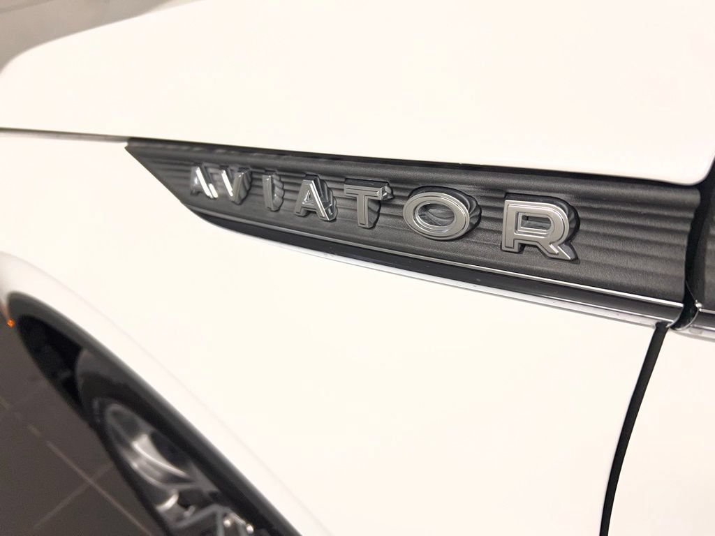 Used 2026 Lincoln Aviator Reserve AWD/4WD image 41