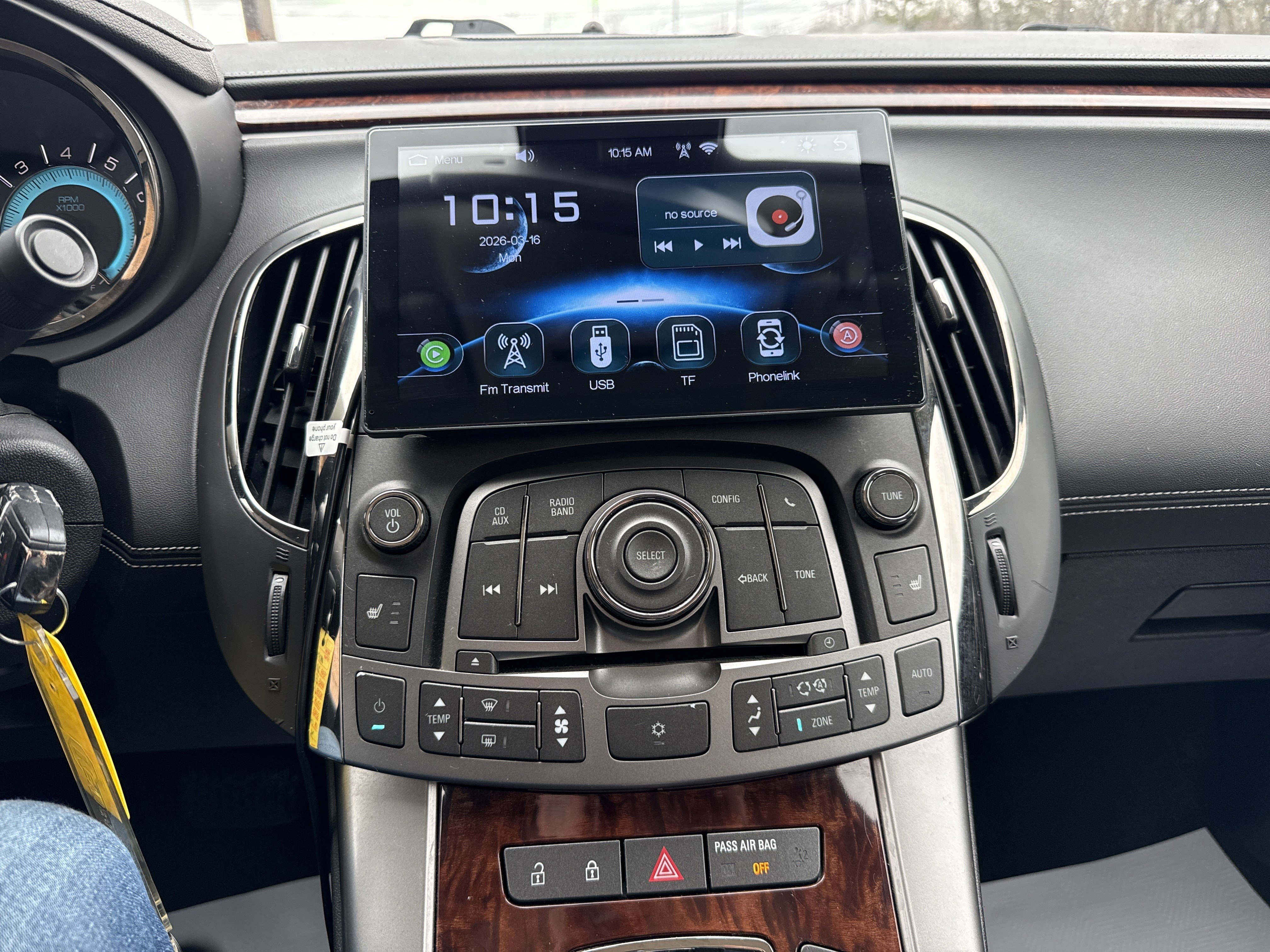 Used 2010 Buick LaCrosse CXL image 25