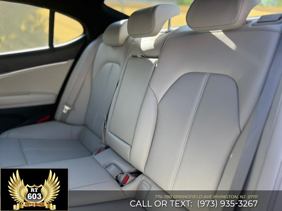 Used 2025 Genesis G70 2.5T AWD/4WD image 8