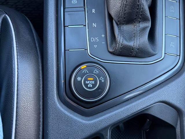 Used 2020 Volkswagen Tiguan SEL Premium R-Line image 26