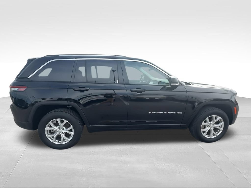 Used 2023 Jeep Grand Cherokee Limited AWD/4WD image 9