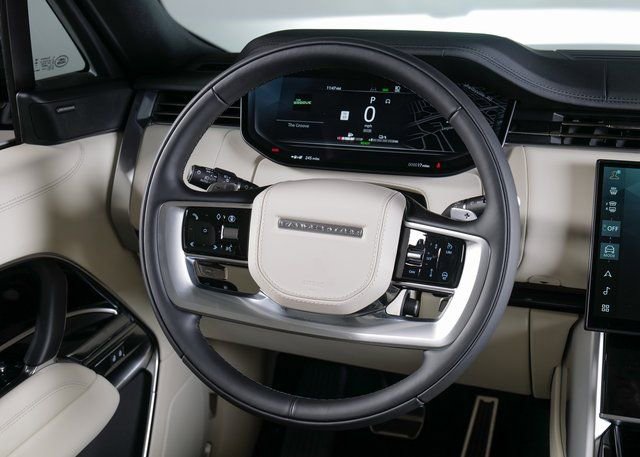 New 2026 Land Rover Range Rover SE image 12