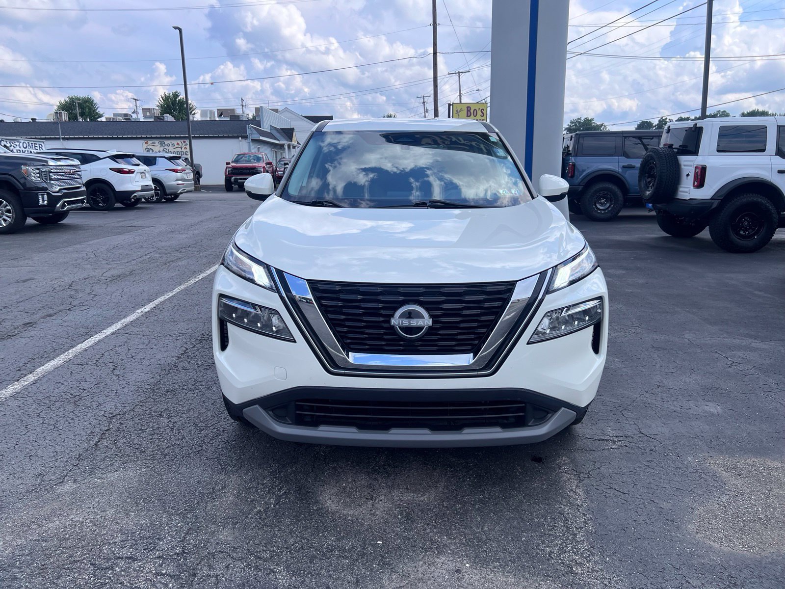 Used 2022 Nissan Rogue SV AWD/4WD image 6