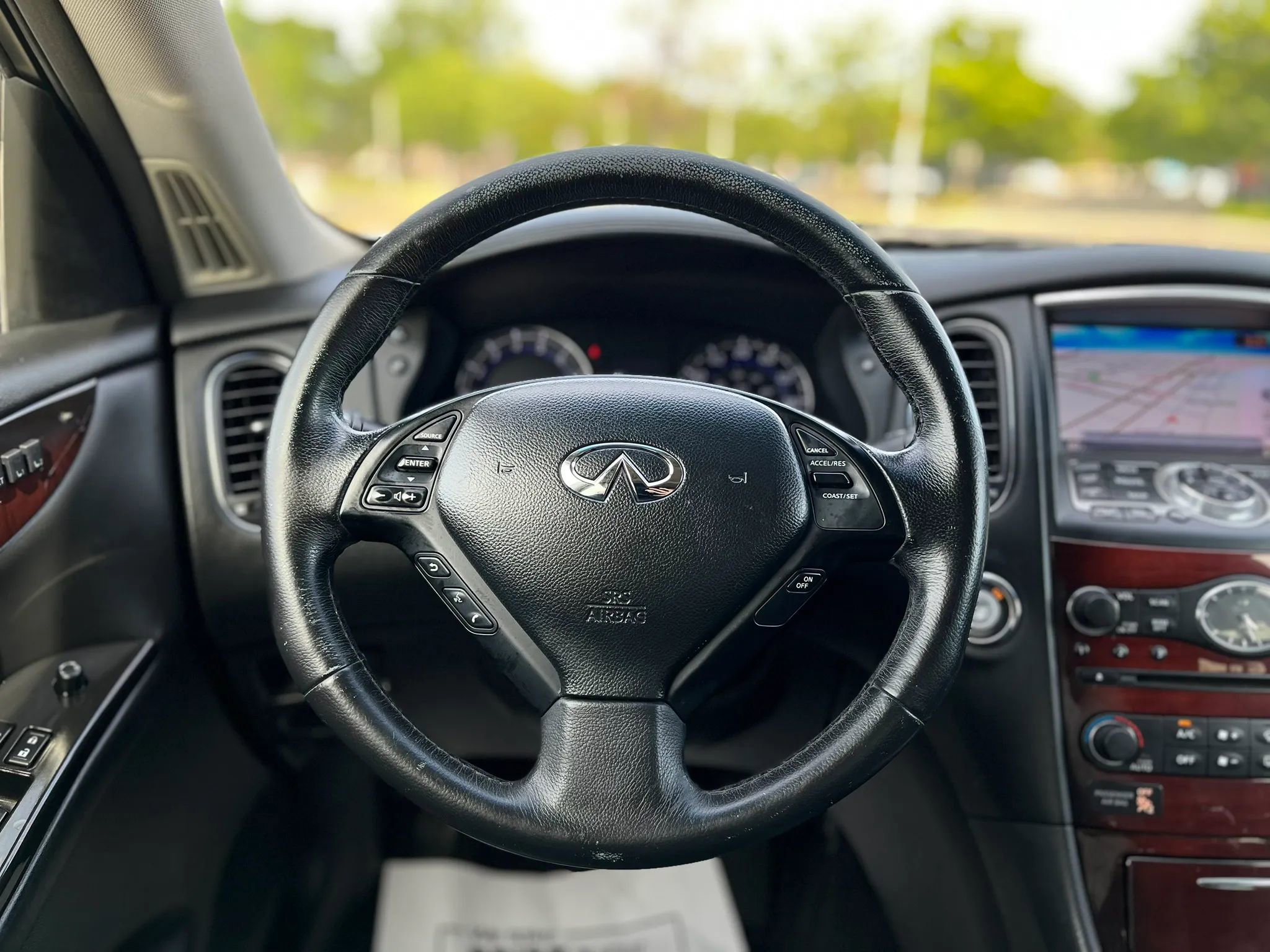 Used 2016 INFINITI QX50 2WD w/ Deluxe Touring Package image 14