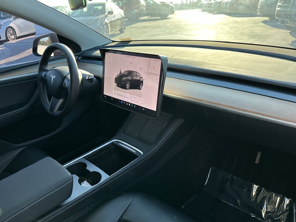 Used 2024 Tesla Model Y Long Range AWD/4WD image 13