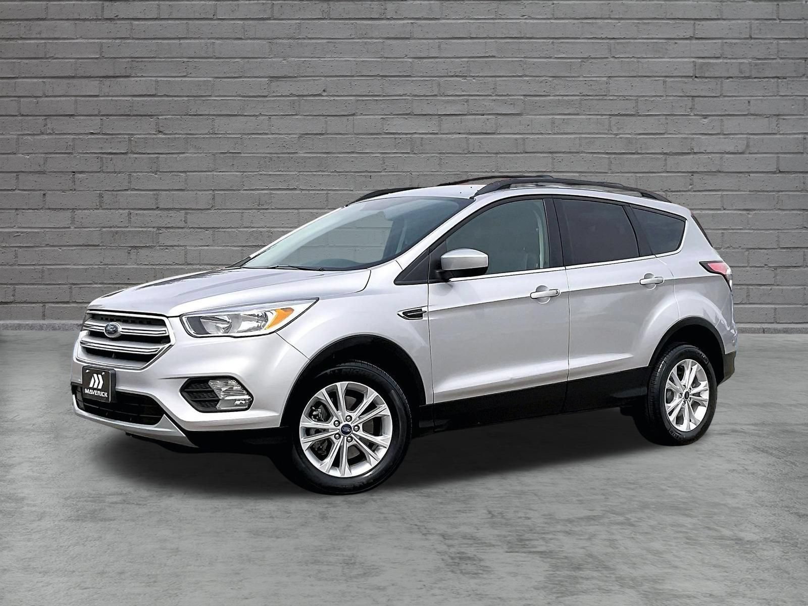 Used 2018 Ford Escape SE w/ SE Sync 3 Package AWD/4WD image 3