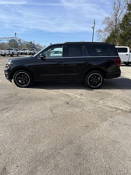 Used 2023 Ford Expedition Limited AWD/4WD image 4
