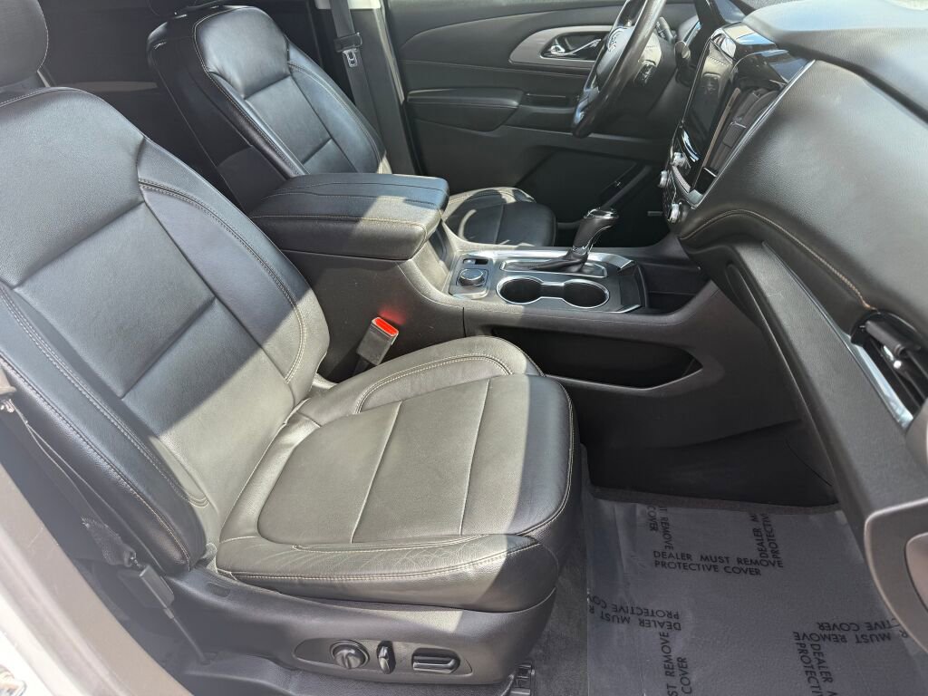 Used 2019 Chevrolet Traverse LT w/ LT Premium Package AWD/4WD image 33