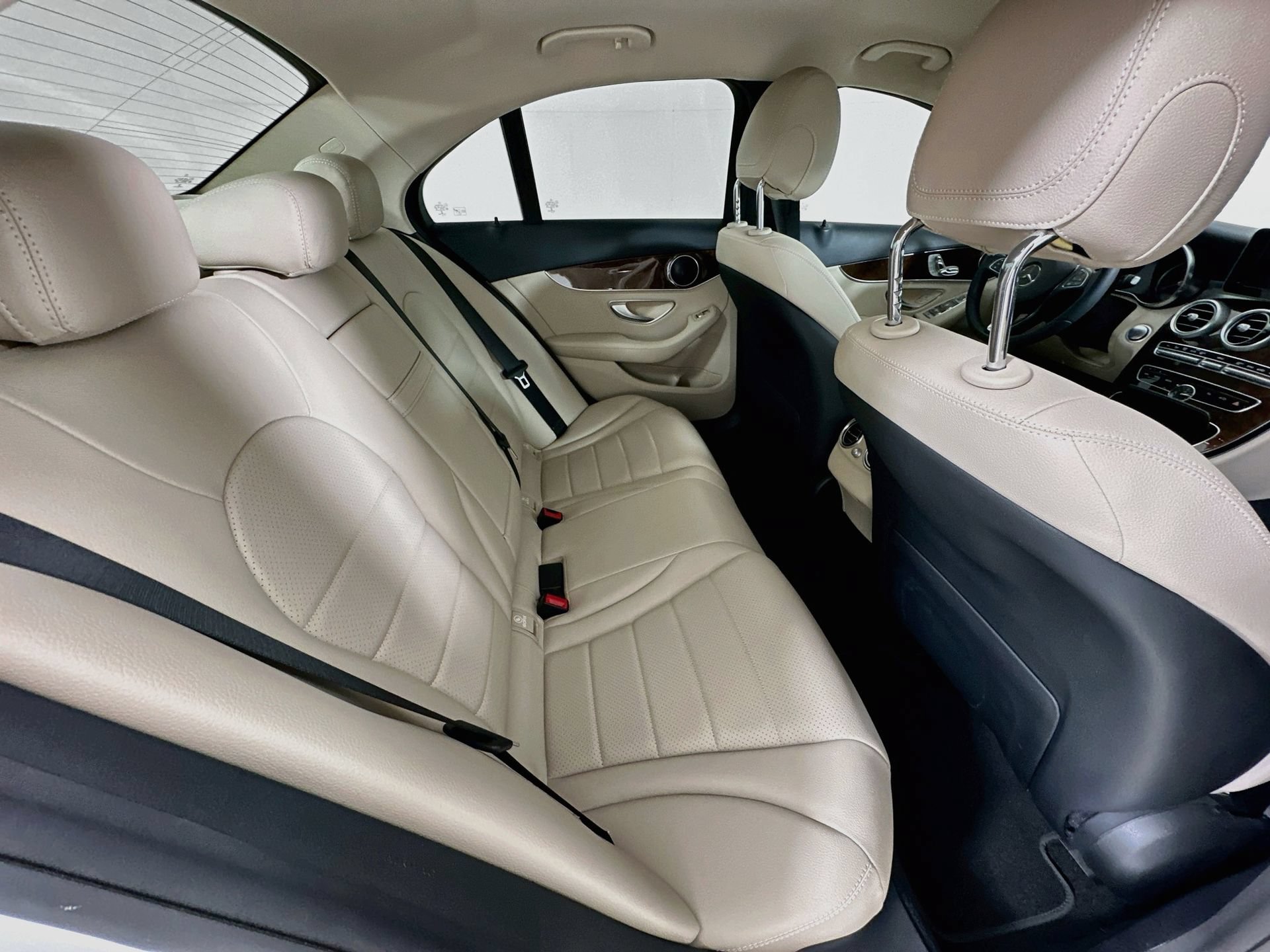 Used 2017 Mercedes-Benz C 300 Sedan image 25