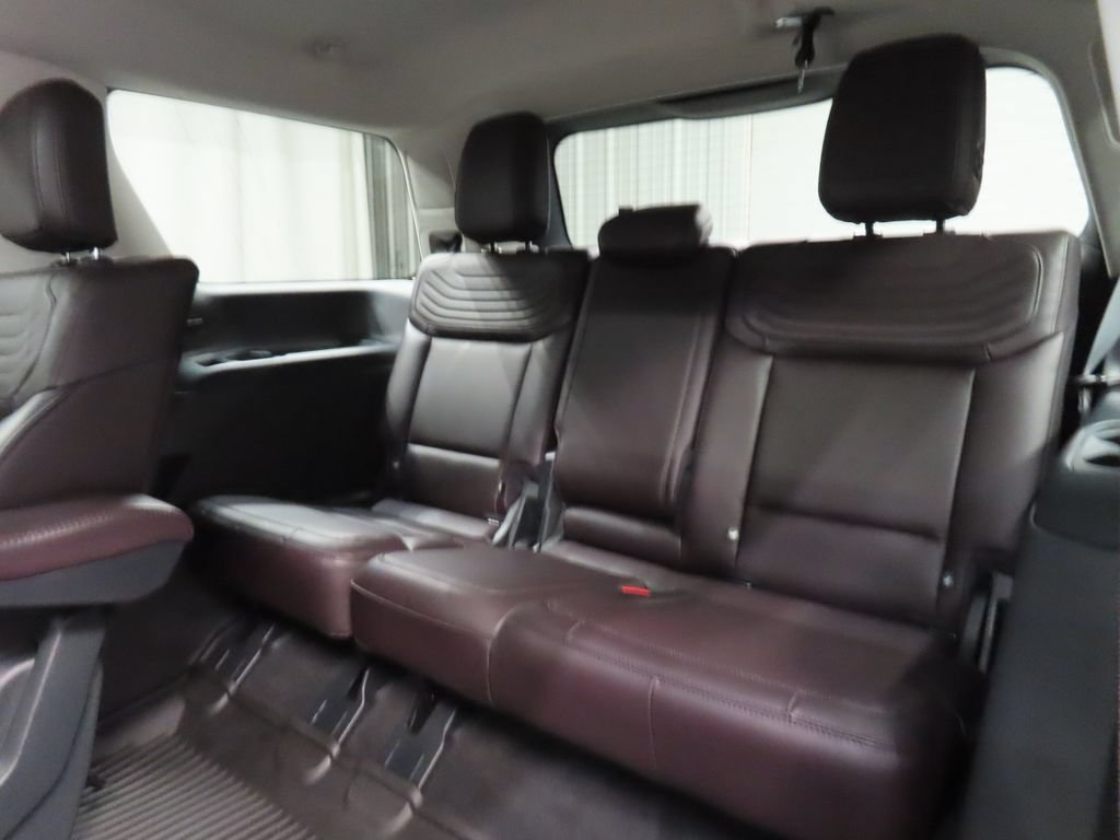 Used 2025 Ford Expedition Platinum w/ Platinum Ultimate Package AWD/4WD image 12