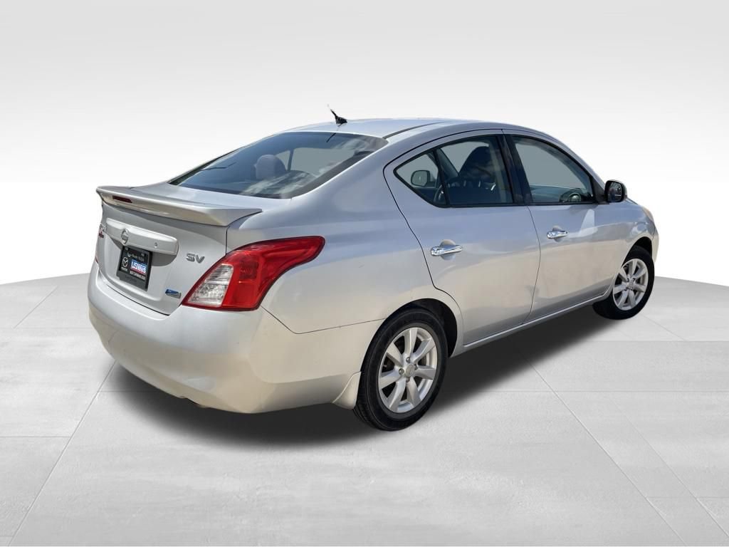Used 2014 Nissan Versa SV w/ Convenience Package FWD image 5