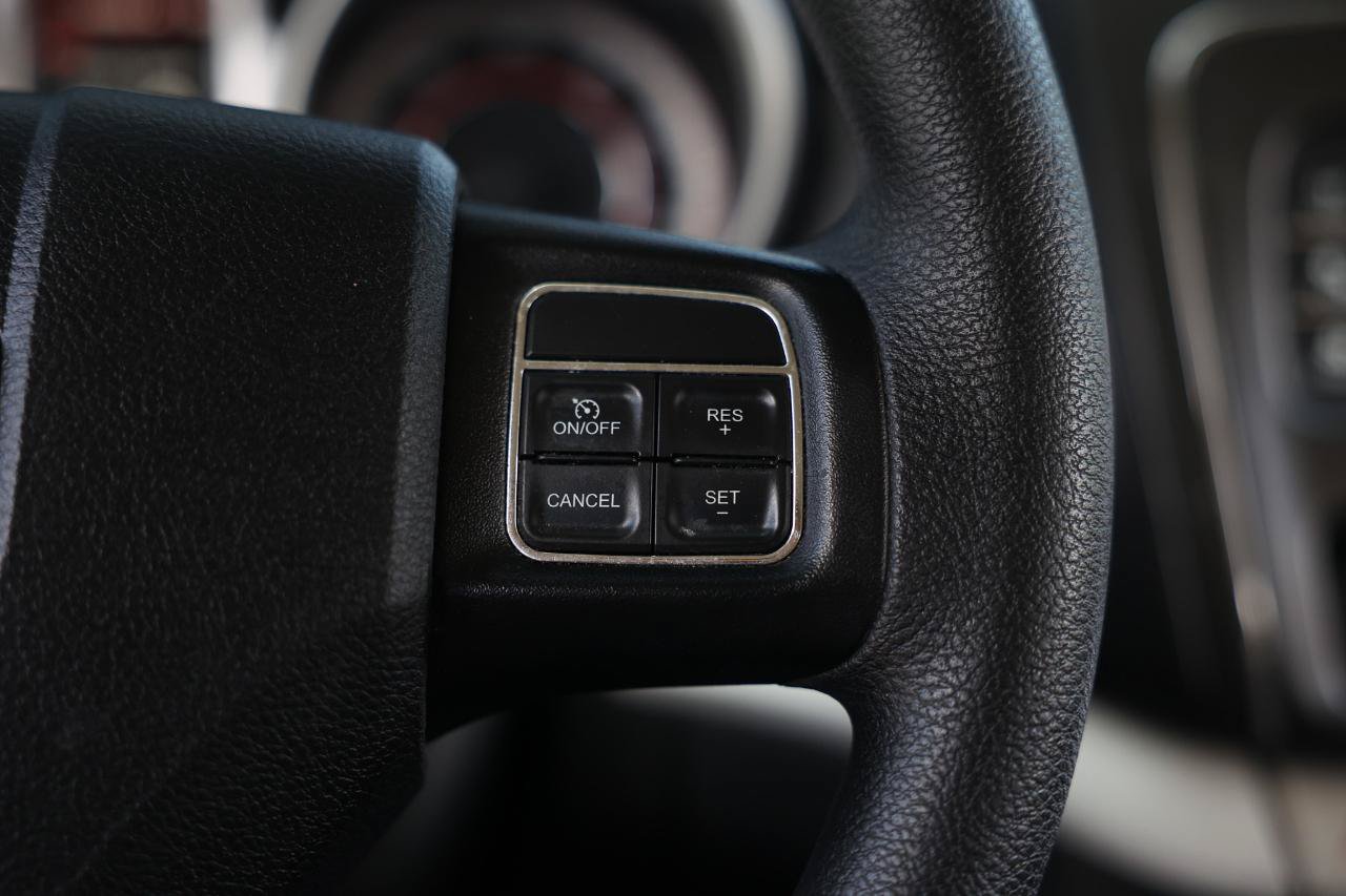 Used 2017 Dodge Journey SXT w/ Comfort/Convenience Group FWD image 25