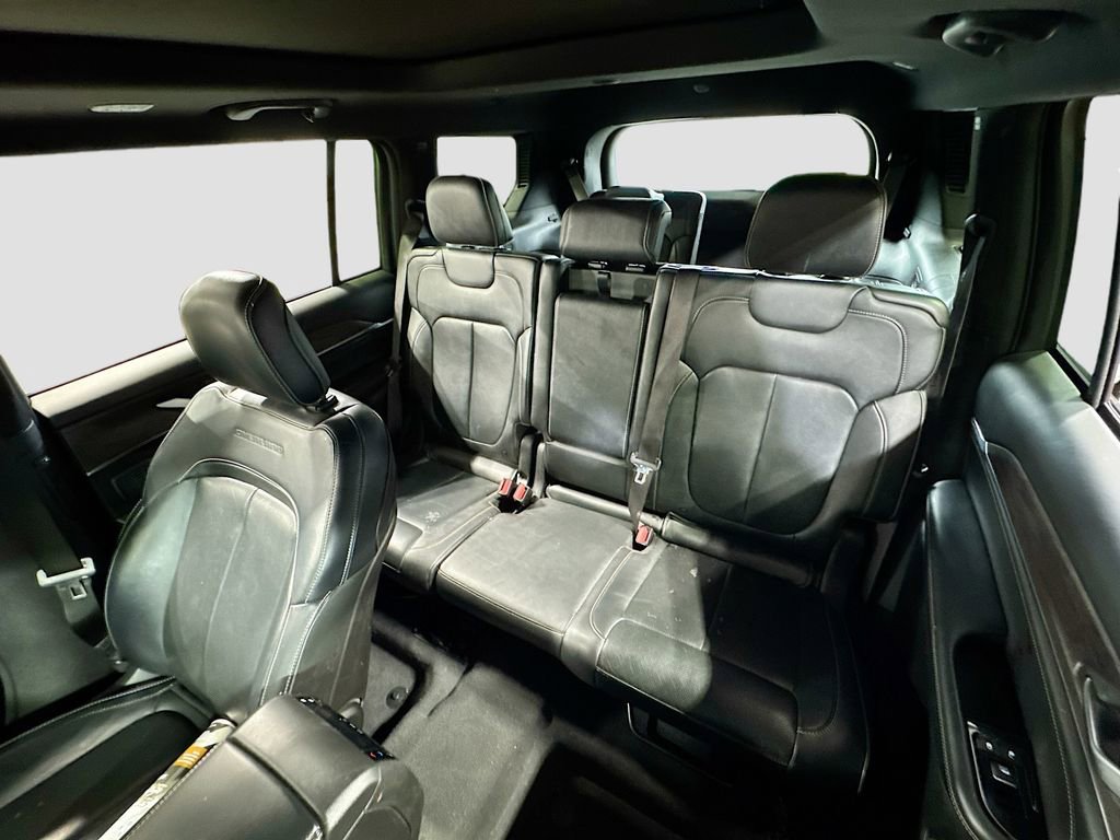 Used 2023 Jeep Grand Cherokee L Overland AWD/4WD image 14