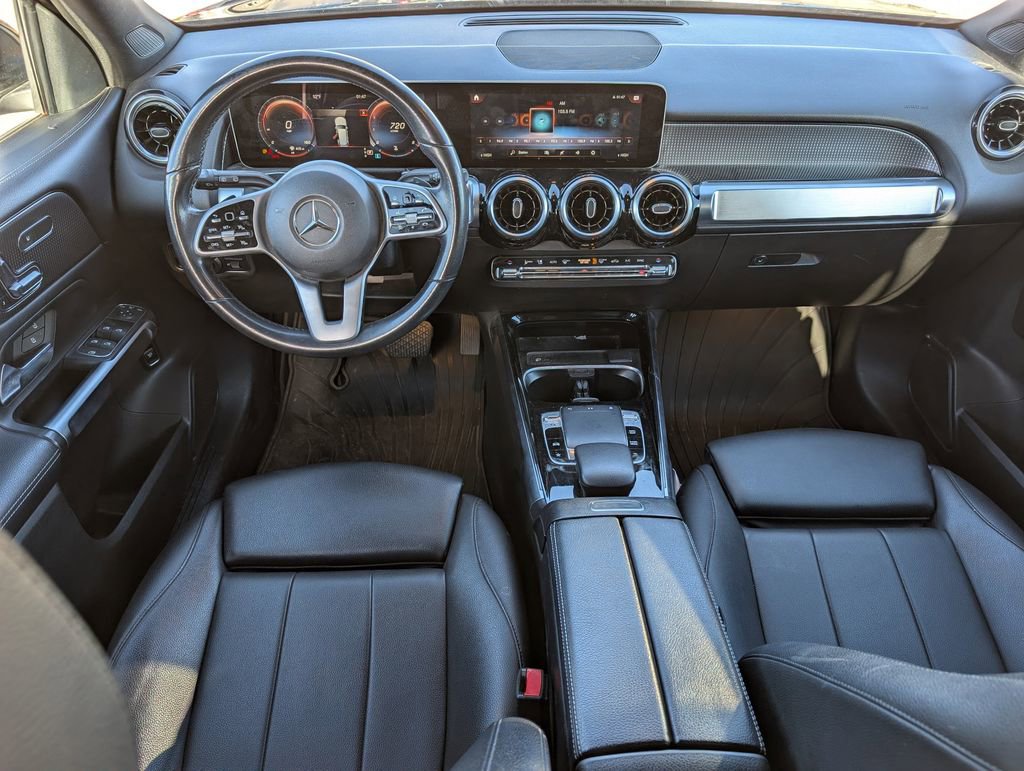 Used 2020 Mercedes-Benz GLB 250 4MATIC w/ Premium Package image 23