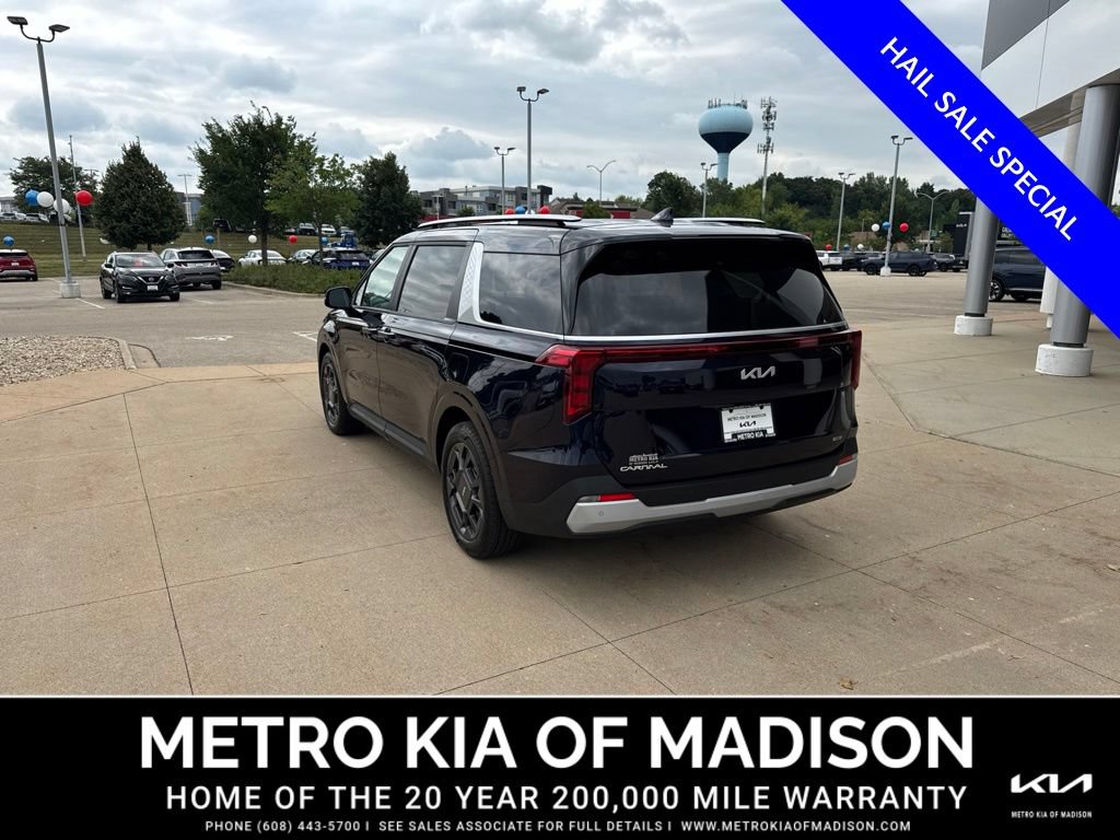 Used 2026 Kia Carnival EX FWD image 3
