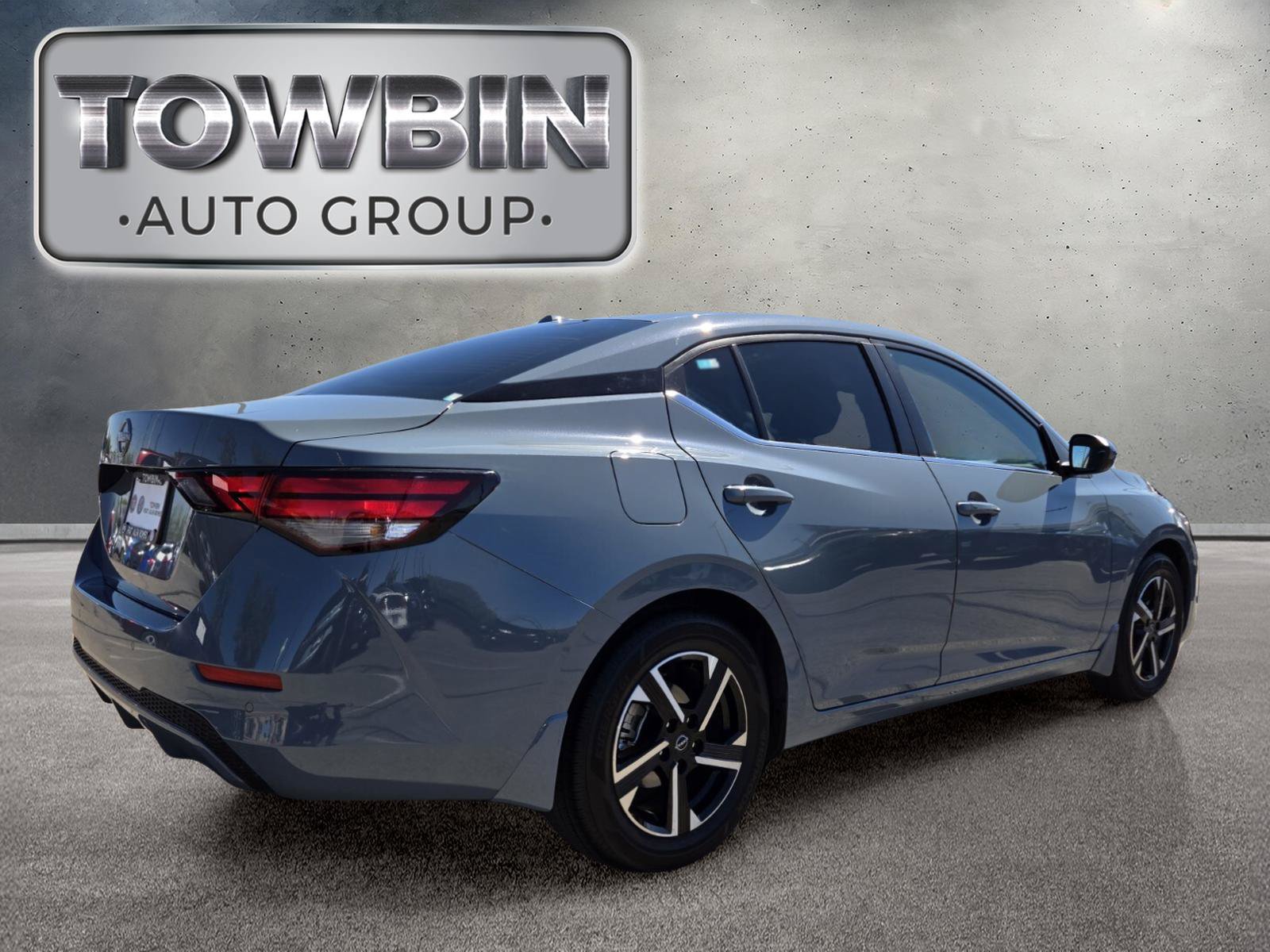 Used 2025 Nissan Sentra SV w/ All-Weather Package FWD image 4
