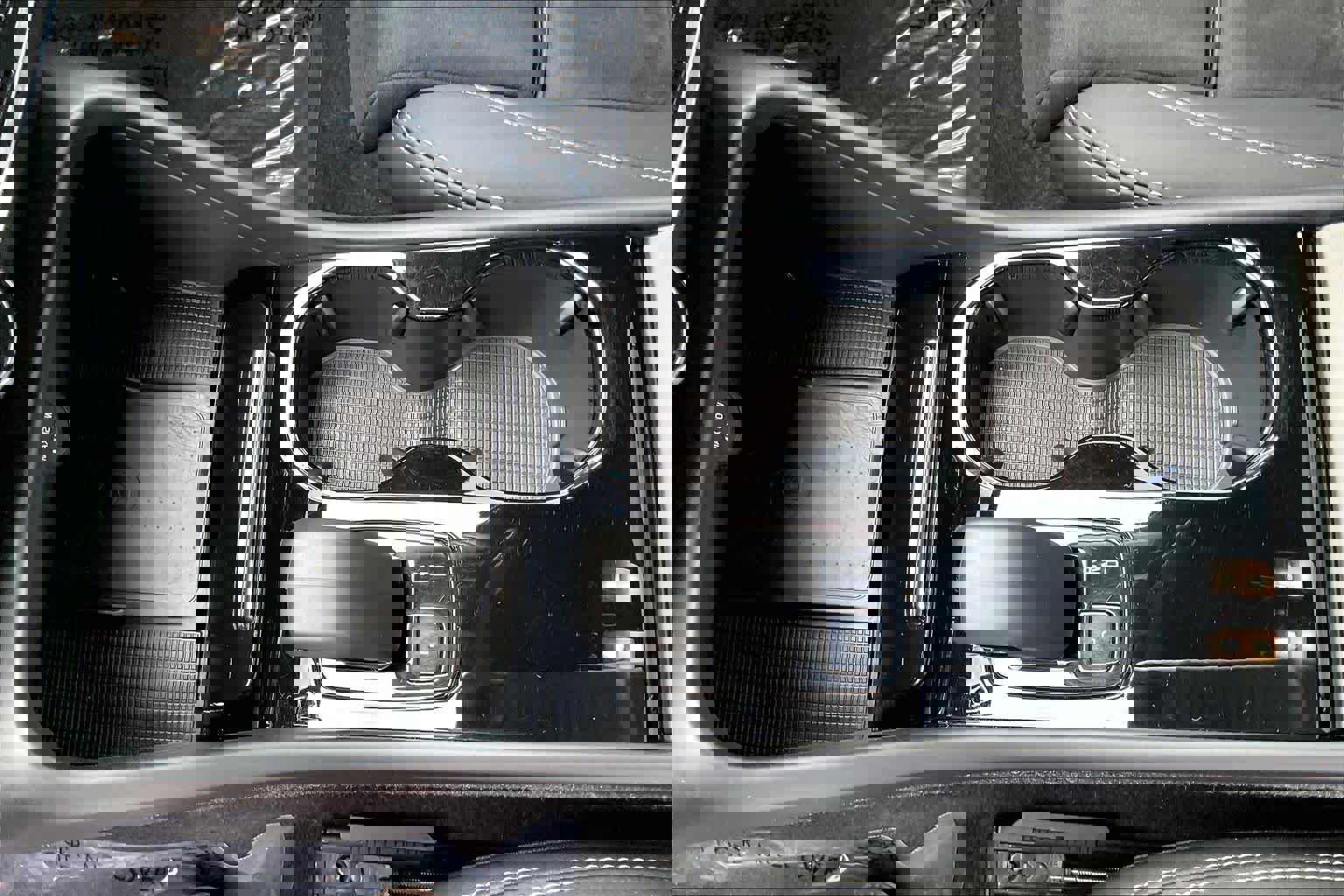 Used 2023 Volvo C40 P8 Recharge Ultimate w/ Protection Package Premier image 20