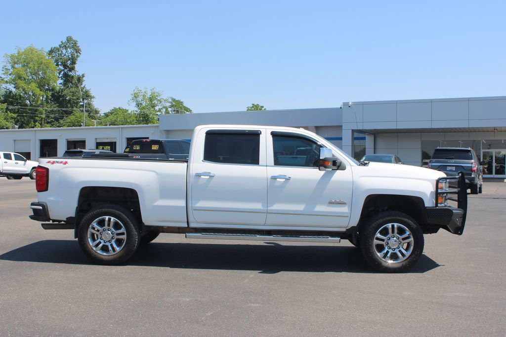 Used 2015 Chevrolet Silverado 2500 High Country w/ High Country Premium Package AWD/4WD image 11
