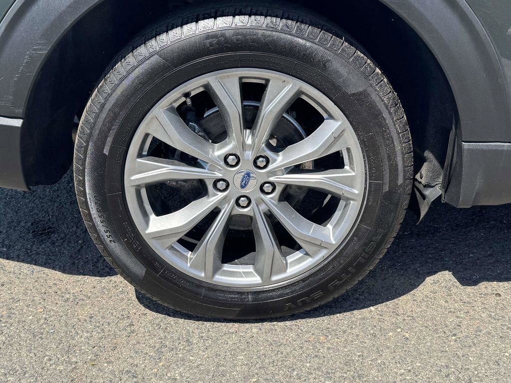 Used 2022 Ford Explorer XLT w/ Equipment Group 202A AWD/4WD image 4